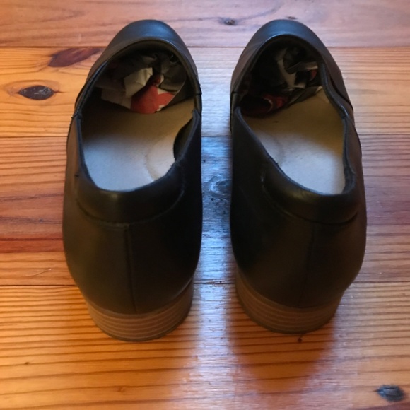 Clarks Black Leather Loafers, EUC, 9 - Picture 4 of 8